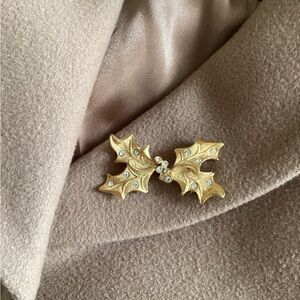 Holly Leaf Brooch